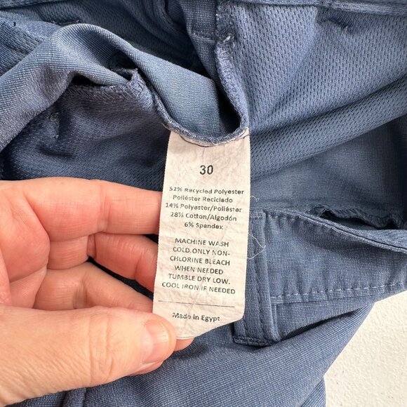 Izod Golf Mens Straight Fit Blue Shorts Size 30 Recycled Polyester Blend Chino - Picture 3 of 8